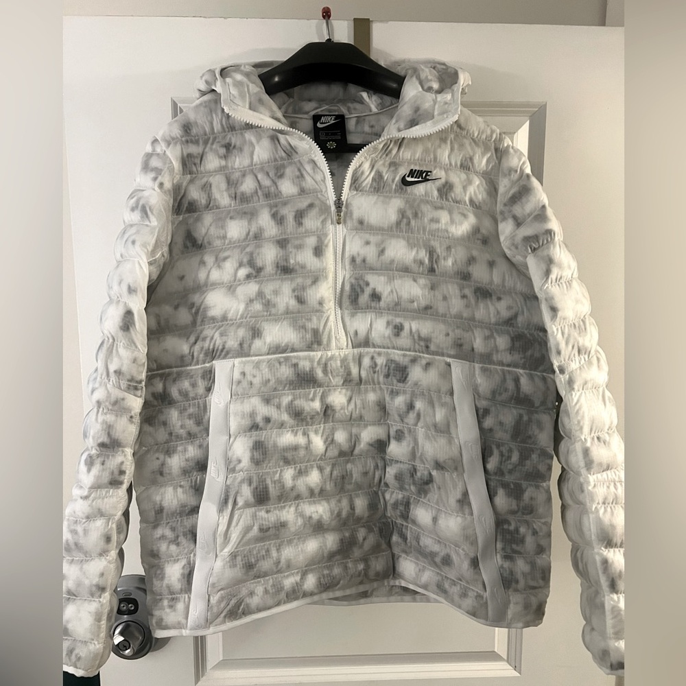 Brand New! Nike half zip puffer coat!!!